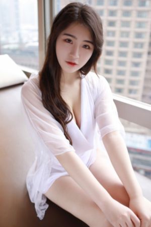 皇上一边揉着她的乳峰_BD国语高清视频播放